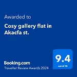 Cosy Gallery Flat In Akacfa St.