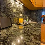 Colours Apartments Deluxe With Free Parking