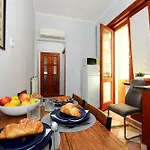 Luxury Central Residence R162