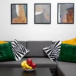Beautiful Large F27 Apartman