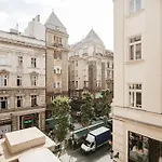 Rento Budapest - Vaci Utca