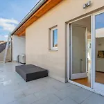 Modern Penthouse Private Terrace Jacuzzi