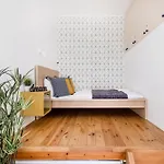Artistic Apartment In City Centre