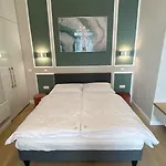 Stylish Apartment Near The River