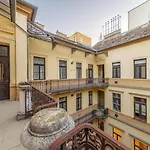 Sass Glamour Apartment Next To St Stephen Basilica S1