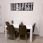 Boutique Family Apartment In The Heart Of City