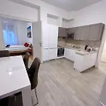 Boutique Family Apartment In The Heart Of City