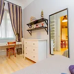 Central Cityscape Retreat By Nw