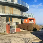 Rosehill Garden Family Villa With A Great Budapest View