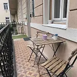 Knezits Spacious Ac Terrace Free Parking