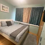 Luxury Apartment Dunapest With Spa And Pool