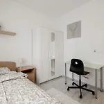 Bb Apartment - 2Br With Parking Close To Centre