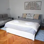 Hi!5 Spacious Apartment Budapest Palotanegyed