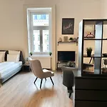 Studio Apartment By Hi5 Apartments- Erzsebet 44