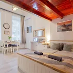 Dob Apartment With Ac