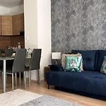 Cosy Living Apartment W Balcony