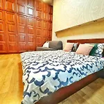 Ultra Central Apartment / 10 Ppl