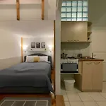 R172 Elitehost Raday Studio Apartment