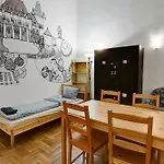 Pal\'S Hostel And Apartments