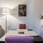 Pink Flamingo : Leo Lane Getaway
