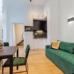 Elegant Stay Near Hungarian Museum By Pink Flamingo