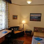 Garibaldi 5 Apartments & Rooms