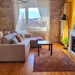 Sunny Panorama Flat Near Castle With Balcony