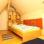 Pal\'S Hostel And Apartments
