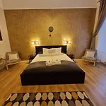 King\'S Comfort - Superb Modern Style Apartment At Gozsdu Garden
