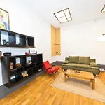 Cozy Loft At Opera