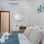 Very Central New And Large Ac Apartment