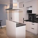 Luxury Cozy 2 Bdr Downtown Apt.5