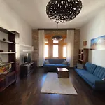 Supercentral Spacious Apartment