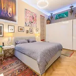 Venus Apartments - The Actor\'S Den