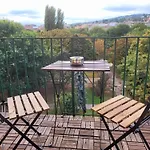 Sunny Panorama Flat Near Castle With Balcony