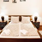 Elite Rooms & Apartments