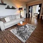 Apartment On Gellert Hill Downtown With Free Garage & Castle View