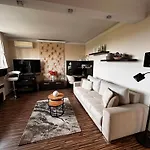 Apartment On Gellert Hill Downtown With Free Garage & Castle View