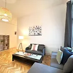 Rakoczi City Apartment