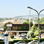 Riverside Panoramic Apartment
