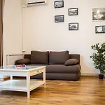 Real Apartments Lovag