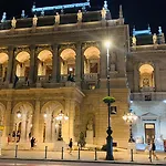 Budapest Perla Luxory 1.