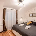 Architecture Fan\'S Apartment Near Opera House