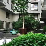 Urban Oasis With Free Parking