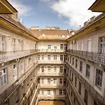 Szent Istvan Apartments
