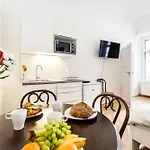 Corbie Downtown Apartment