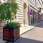 Paulay Design Apartment