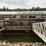 Vogue Boat Apartments