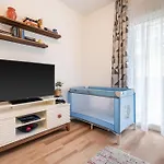 Peter Apartment With Terrace