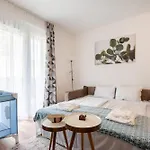 Peter Apartment With Terrace
